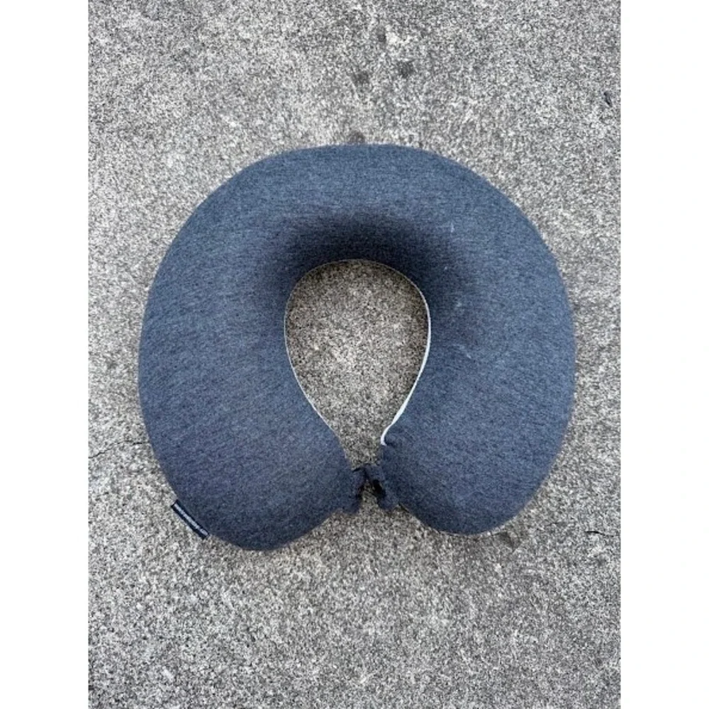 Travelon Charcoal Gray Heathered Jersey Memory Foam Neck Travel Pillow Snap Clos